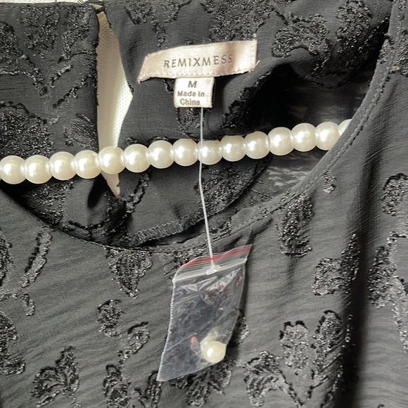 Black textured pearl detail sleeves tunic top | medium - Picture 11 of 14